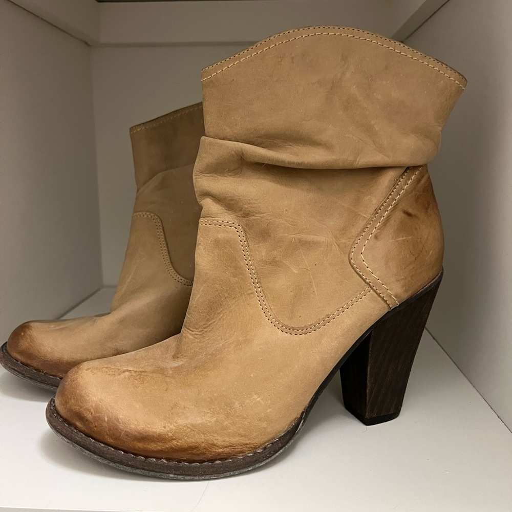 NWOT never worn boots